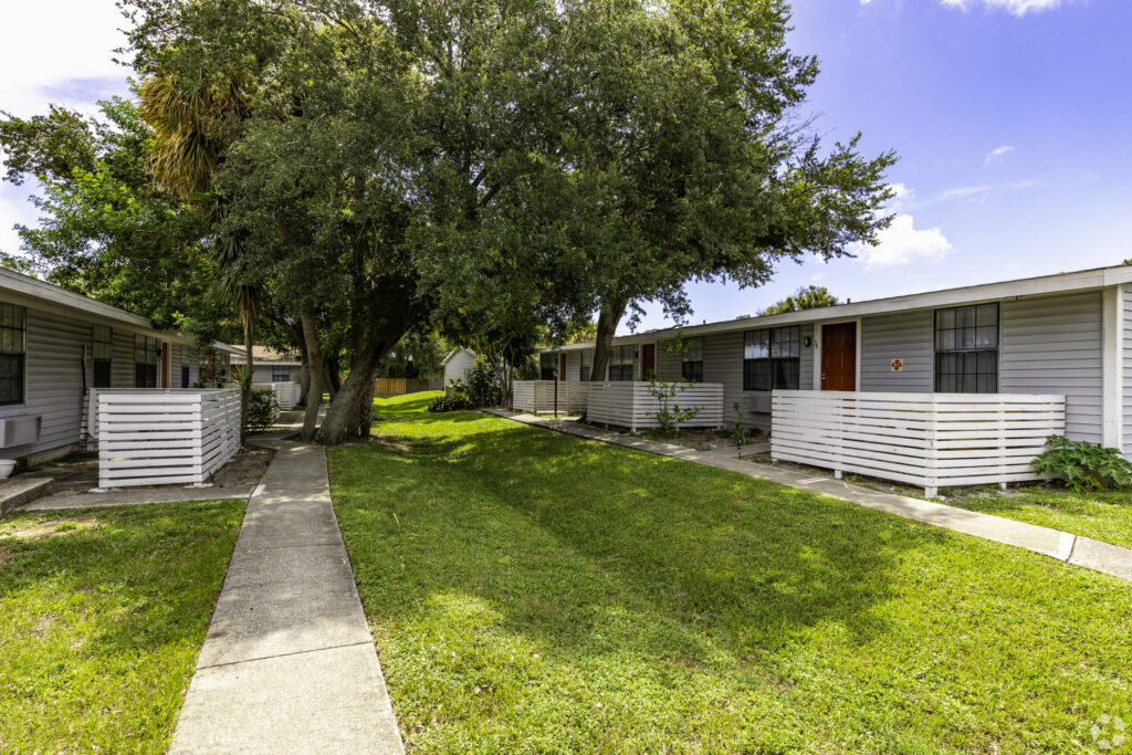 Palm Harbor Villas exterior in Melbourne.